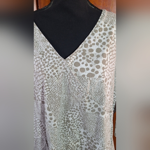 🦥RUBY RD. FAVORITES 3/4 sleeve v-neck t-shirt Size 2X - Picture 5 of 7